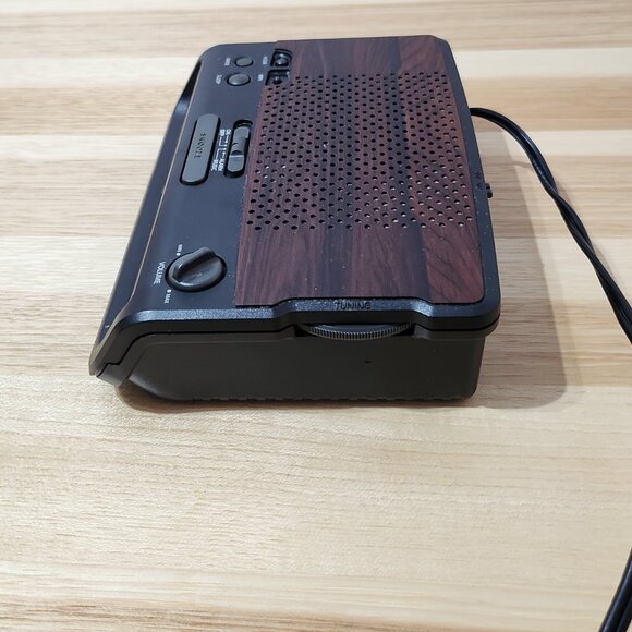 Vintage General Electric GE Alarm Clock Radio Wood Grain Model 7-4613A - Picture 5 of 8